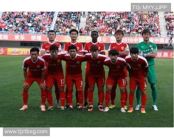 武汉篮球队在世界杯预选赛中以88分高居积分榜首位展现强劲实力