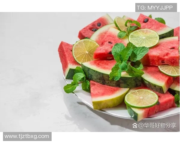 足球明星享受夏日清凉时光与冰淇淋的甜蜜瞬间 足球明星享受夏日清凉时光与冰淇淋的甜蜜瞬间